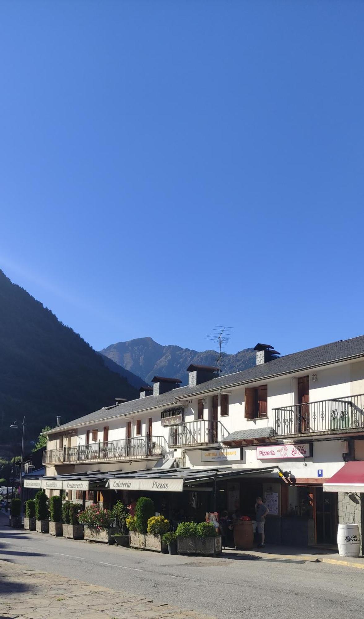 Hostal Los Valles Бьельса Экстерьер фото
