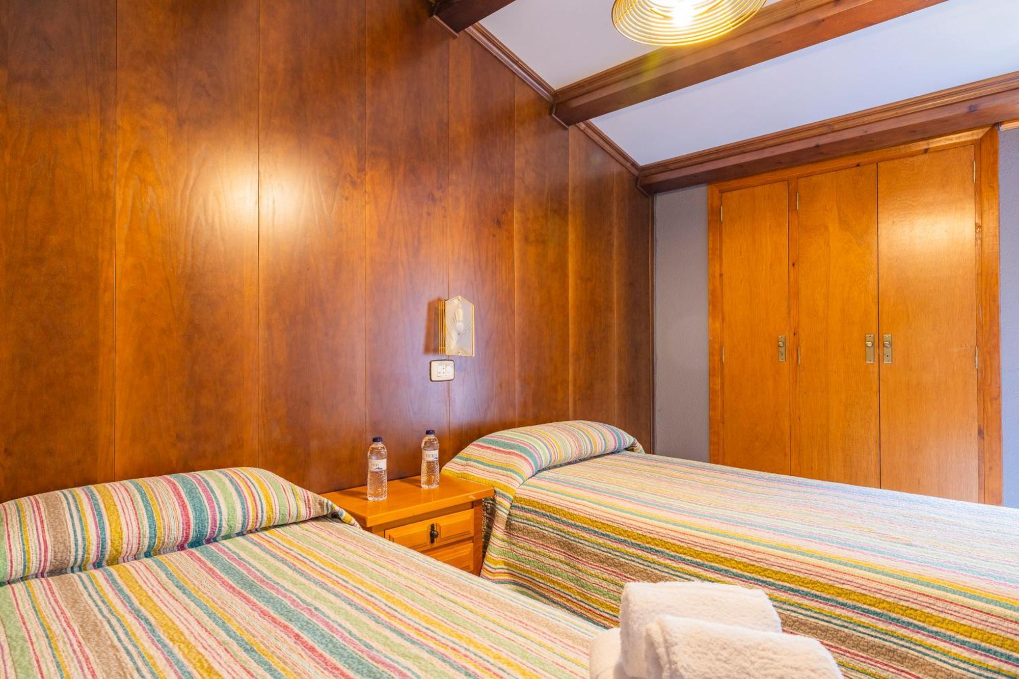 Hostal Los Valles Бьельса Экстерьер фото