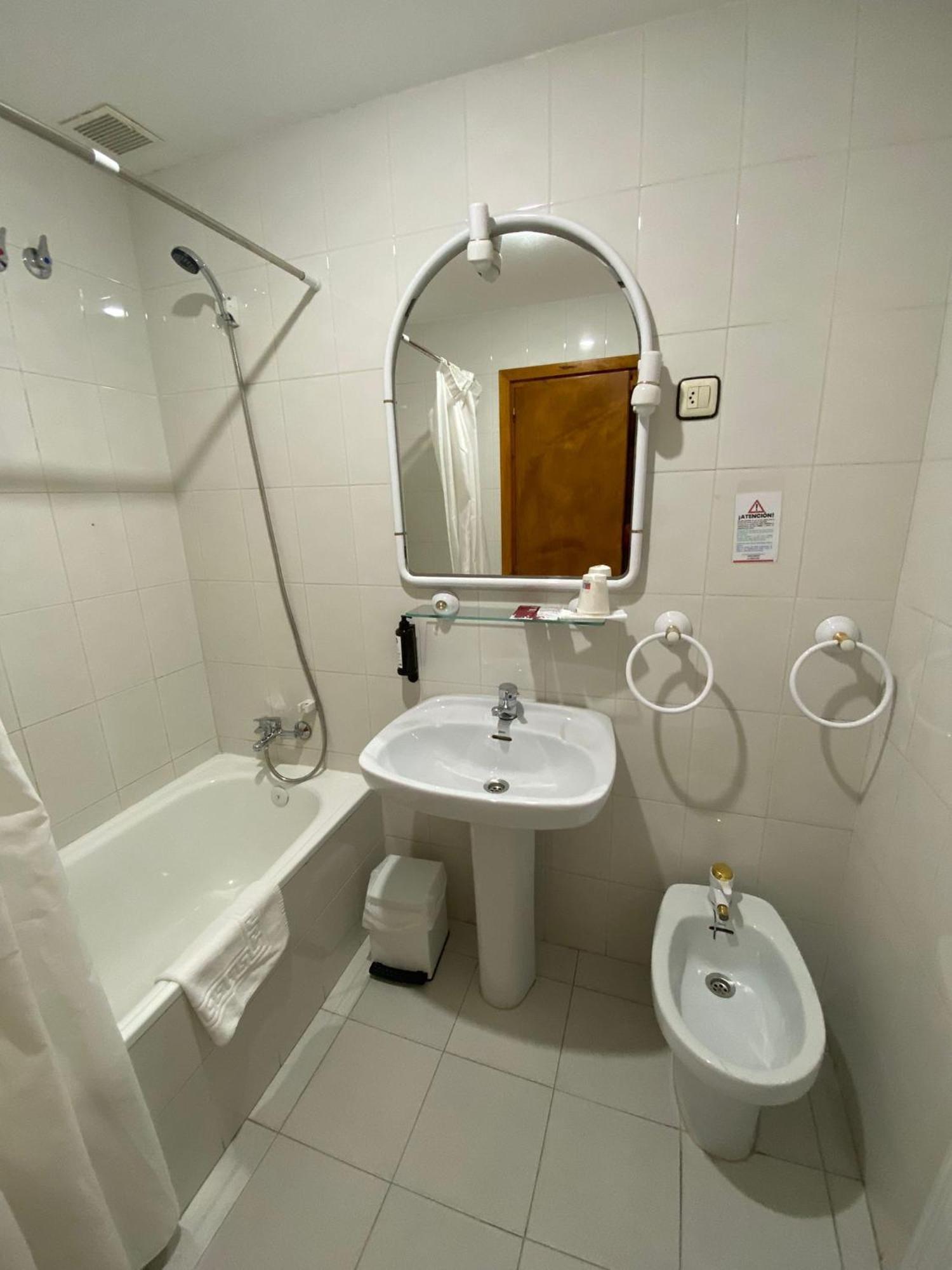 Hostal Los Valles Бьельса Экстерьер фото