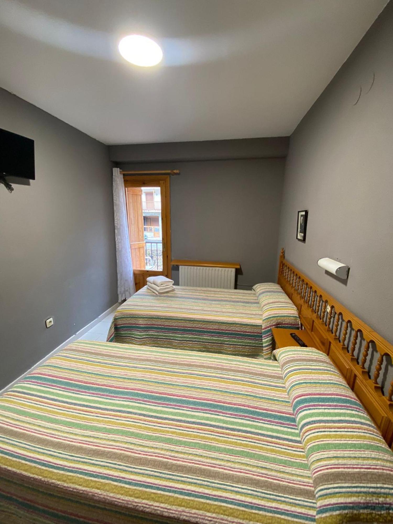 Hostal Los Valles Бьельса Экстерьер фото