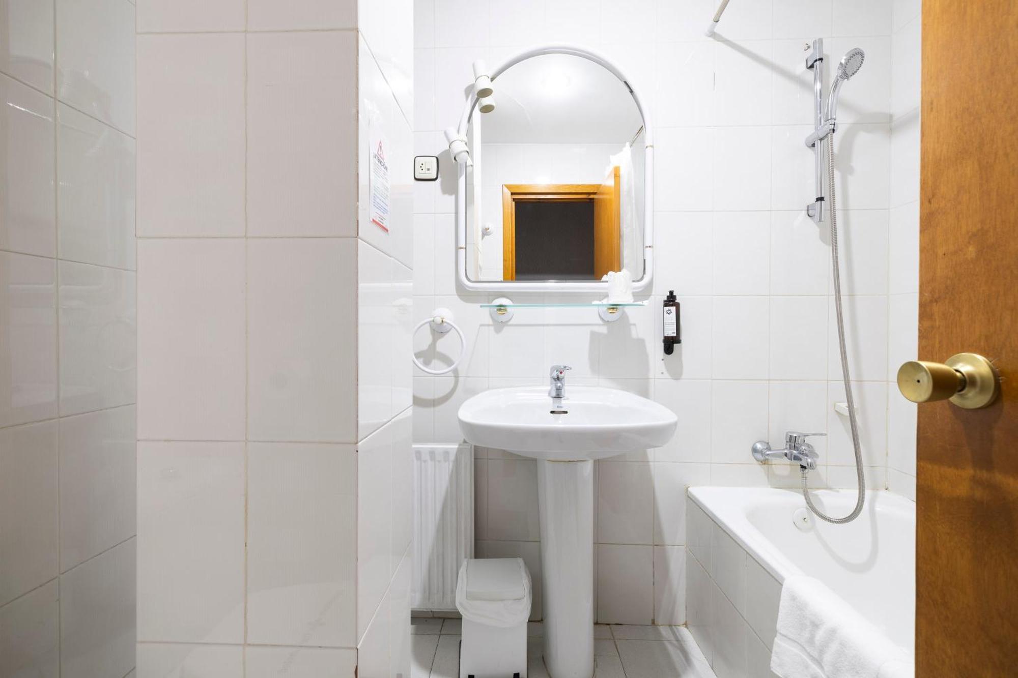 Hostal Los Valles Бьельса Экстерьер фото