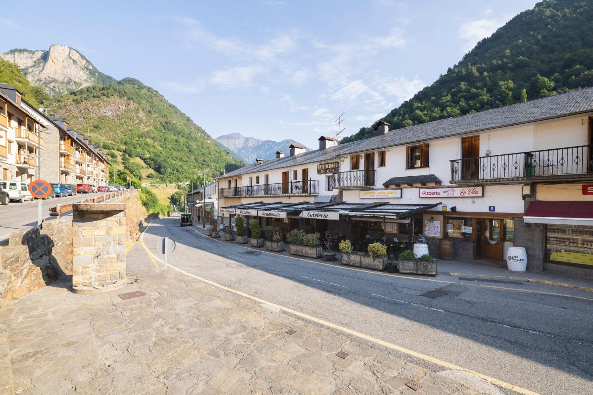 Hostal Los Valles Бьельса Экстерьер фото
