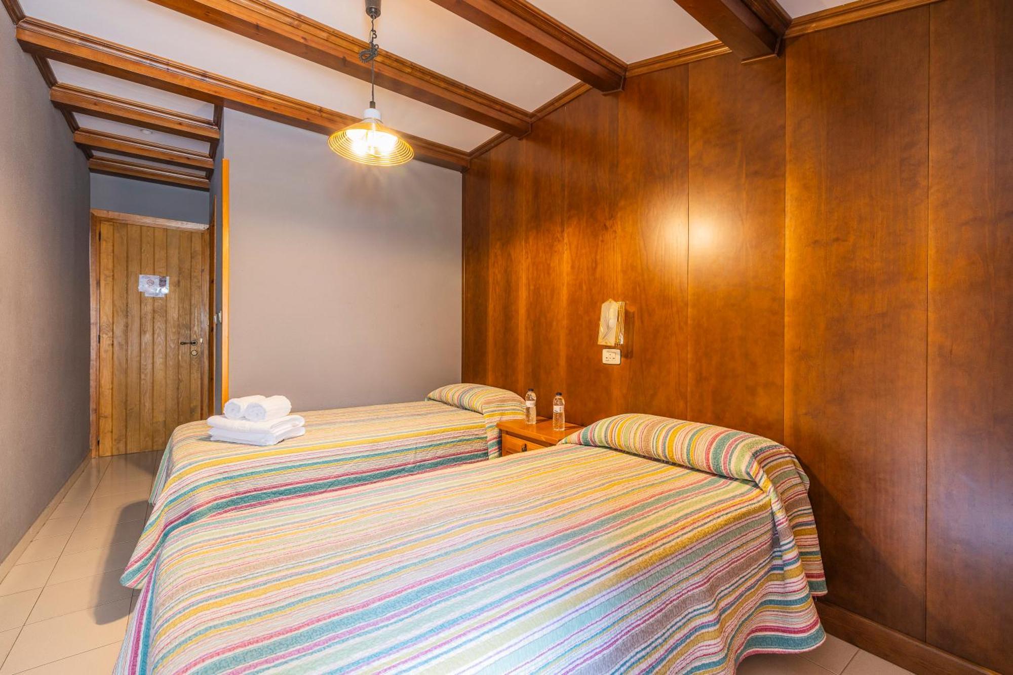 Hostal Los Valles Бьельса Экстерьер фото
