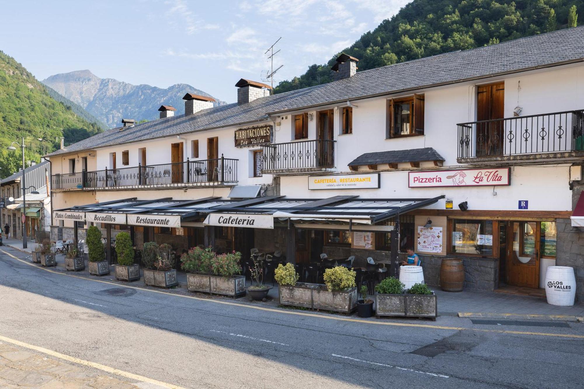 Hostal Los Valles Бьельса Экстерьер фото
