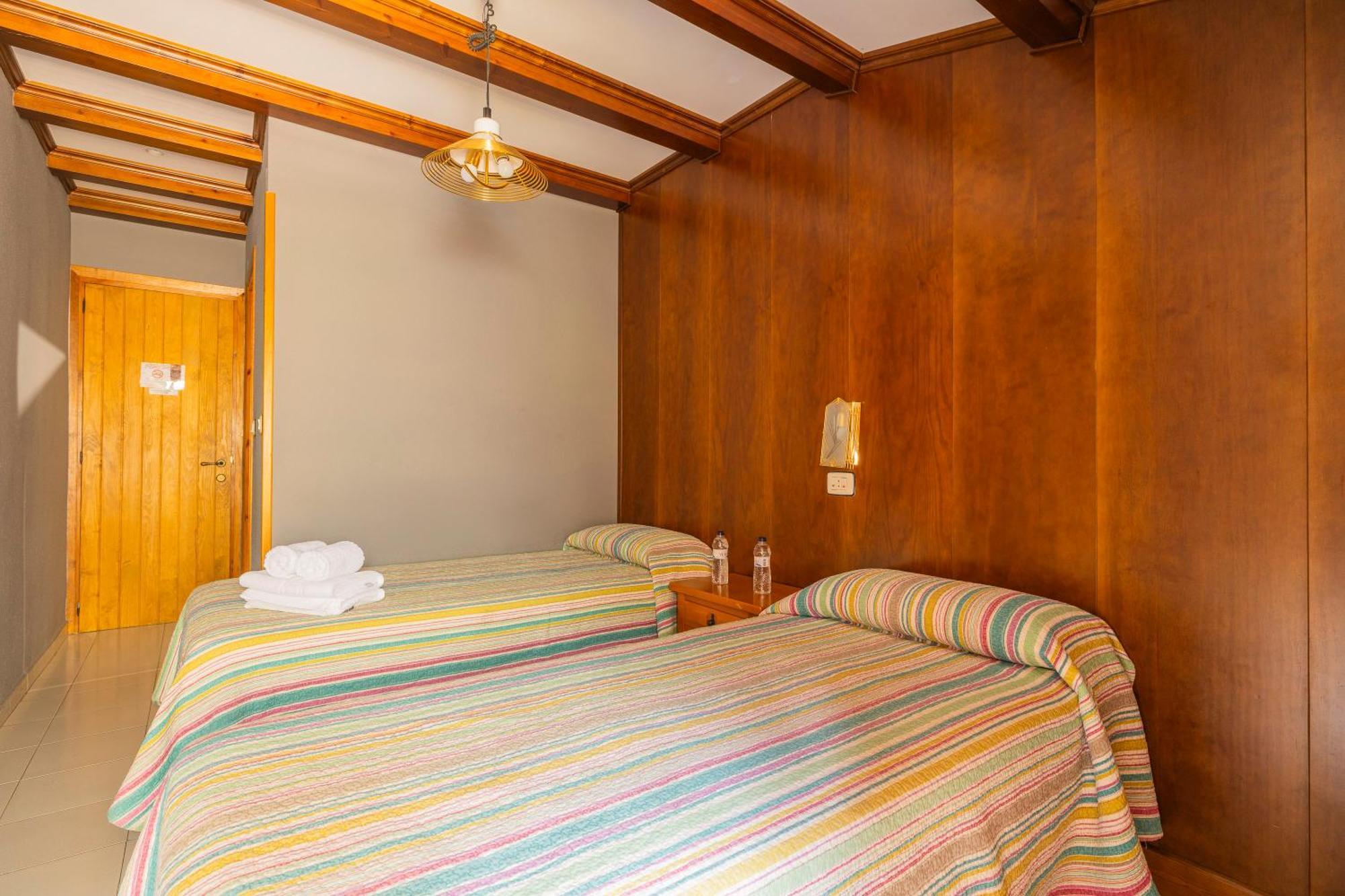 Hostal Los Valles Бьельса Экстерьер фото