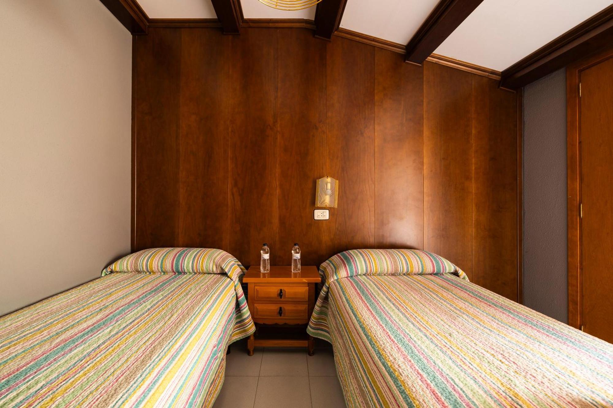 Hostal Los Valles Бьельса Экстерьер фото